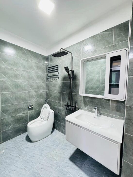 TRUNG TÂM YÊN HOÀ – NHÀ ĐẸP Ở NGAY – TẶNG FULL NỘI THẤT – SỔ HOA HẬU – 3 BƯỚC RA PHỐ – 45 m2 Chỉ