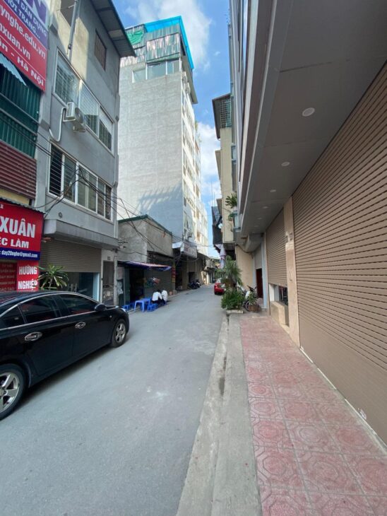 BÁN TOÀ VĂN PHÒNG NGUYỄN XIỂN – 10 TẦNG THANG MÁY GARA – DÒNG TIỀN 180TR/TH, GIÁ 5X TỶ