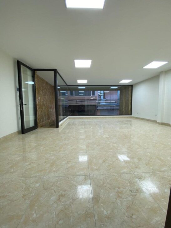 BÁN TOÀ VĂN PHÒNG NGUYỄN XIỂN – 10 TẦNG THANG MÁY GARA – DÒNG TIỀN 180TR/TH, GIÁ 5X TỶ