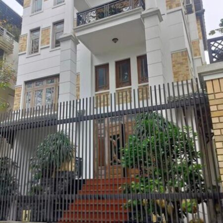 Hoàng Quốc Việt – nhà đẹp ở ngay – 80m – MT 5m – chỉ 11.5 tỷ Hoàng Quốc Việt – nhà đẹp ở ngay – 80m – MT 5m – chỉ 11.5 tỷ
