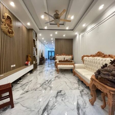 Trích Sài – ô tô vào nhà – nhà đẹp ở ngay – chỉ 16 tỷ Trích Sài – ô tô vào nhà – nhà đẹp ở ngay – chỉ 16 tỷ