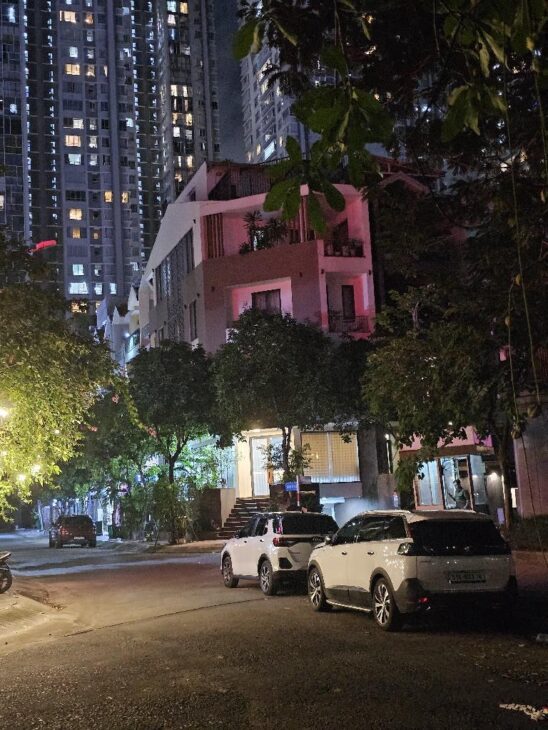 QUẬN 7 MẶT TIỀN ĐƯỜNG 85 TÂN QUY NHÀ 6 TẦNG – MỚI KENG HOÀN CÔNG ĐỦ