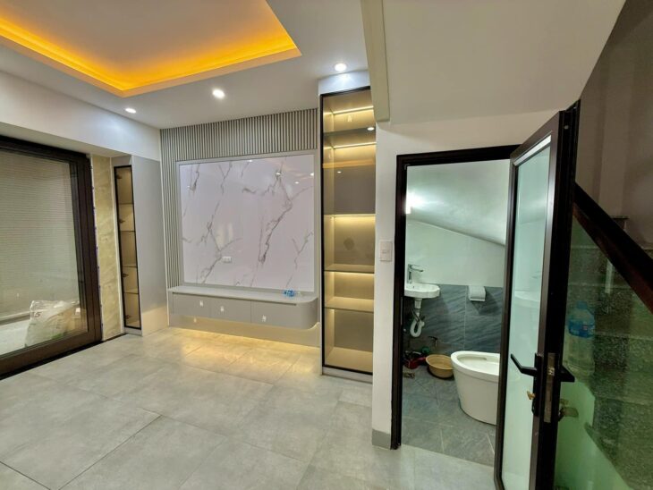 BÁN NHÀ QUAN NHÂN THANH XUÂN – 6 TẦNG THANG MÁY – SÁT PHỐ NGÕ THÔNG OTO – NHỈNH 8 TỶ