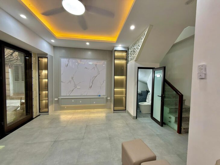 BÁN NHÀ QUAN NHÂN THANH XUÂN – 6 TẦNG THANG MÁY – SÁT PHỐ NGÕ THÔNG OTO – NHỈNH 8 TỶ