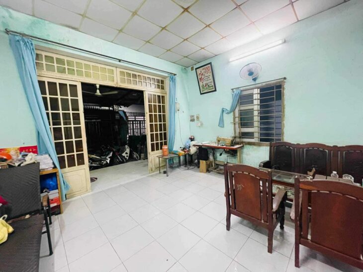 NHÀ HẺM XE HƠI – KẾ BÊN ĐẠI HỌC NGUYỄN TẤT THÀNH – 167m2 chỉ 3.7Tỷ.