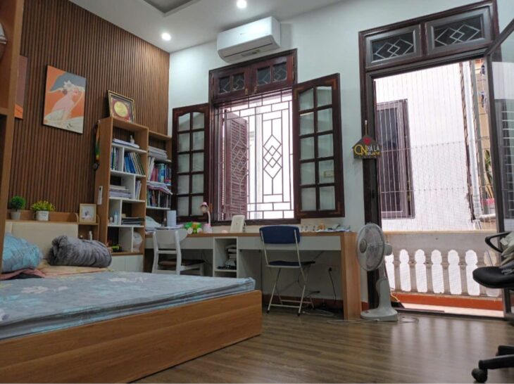 Anh Chị Chuyển Vào SG Cần Bán Căn Nhà Láng Hạ – Trục Phố Chính – Hạ Tầng An Sinh Cực Kỳ Phong Phú –