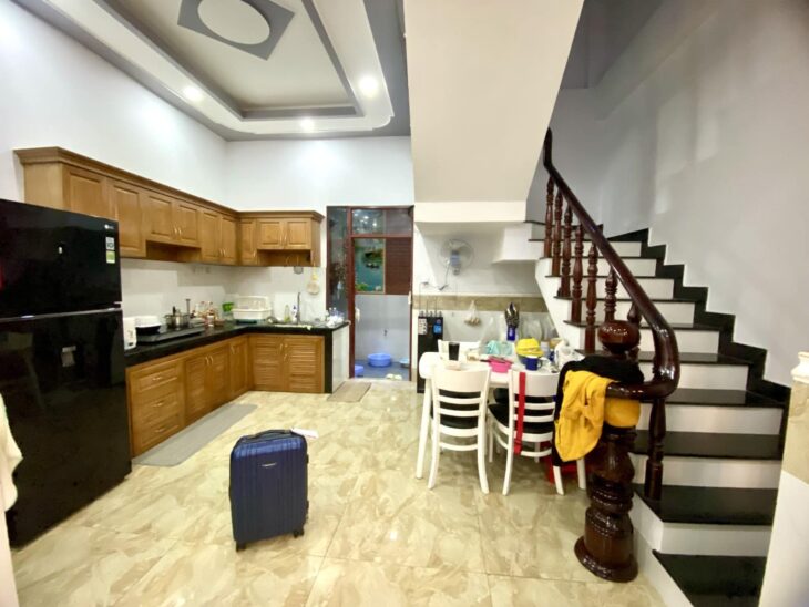 NHÀ 3 TẦNG THIẾT KẾ ĐẸP SANG TRỌNG – HẺM XE HƠI THÔNG – SÁT VÁCH HIỆP THÀNH CITY.