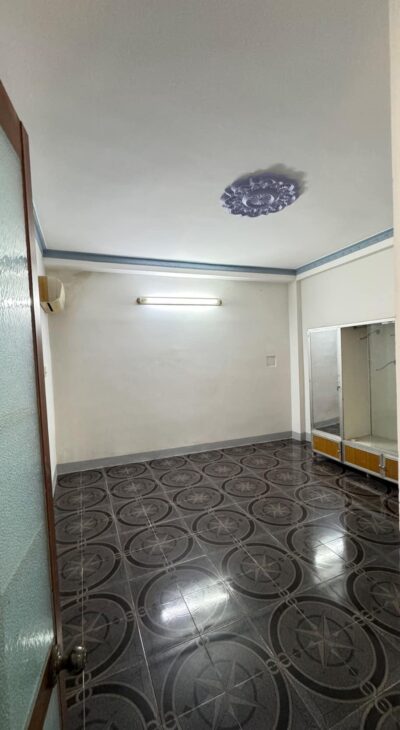 NHÀ 4 TẦNG GẦN NGAY CHỢ HẺM HOÀNG DIỆU VĨNH NGUYÊN – NHA TRANG