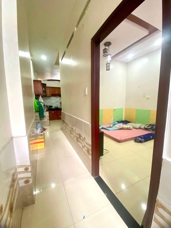 NHÀ 2 TẦNG ĐẸP – HẺM XE HƠI 5M – SAU LƯNG SIÊU THỊ METRO. QUA GÒ VẤP 30s.