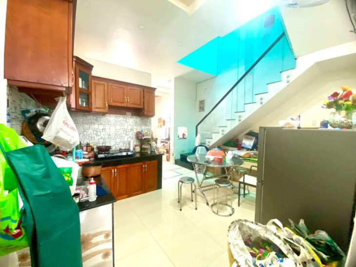 NHÀ 2 TẦNG ĐẸP – HẺM XE HƠI 5M – SAU LƯNG SIÊU THỊ METRO. QUA GÒ VẤP 30s.