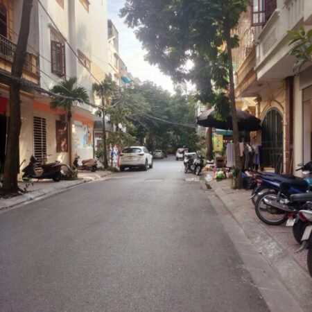 Hoàng Quốc Việt – phân lô ô tô tránh – ngõ thông – ô tô vào nhà – 60m nhỉnh 16 tỷ Hoàng Quốc Việt – phân lô ô tô tránh – ngõ thông – ô tô vào nhà – 60m nhỉnh 16 tỷ