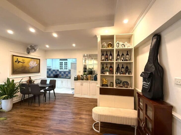 CẦU GIẤY – VỊ TRÍ ĐỈNH, Ở NGAY, TIỆN VỊ ÍCH NGẬP TRÀN KHU VỰC VÀNG, NỘI THẤT SANG ĐẸP Diện tích :