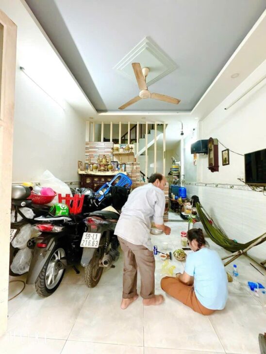 NHÀ 1 SẸC LÊ VĂN QUỚI BÌNH TÂN – HẺM NHỰA 10M KD ĐỈNH – 56M2. 2 TẦNG KIÊN CỐ.