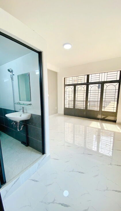 Nhà 4 tầng mới hẻm chợ Rạch Ông Dương Bá Trạc P2Q8. Giá 6,5 tỷ TL