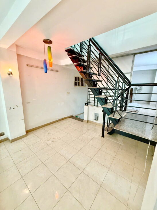 Nhà Trệt, lửng lầu nở hậu hẻm 90 Âu Dương Lân P3Q8. Giá 4,39 tỷ bớt lộc