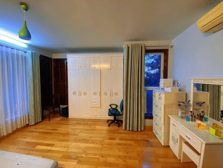 ⚜️ Bán nhà Mặt Phố Trần Quốc Hoàn, Cầu Giấy, 44m2 5T MT 4m, Chỉ 24.5 Tỷ ⚜️