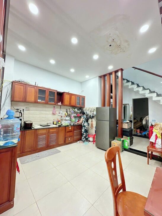 Nhà ngọn giá cực tốt Tân Phú – Hẻm kinh doanh đắc địa sát chợ Tân Hương – 100m2, 3 tầng BTCT – Giá
