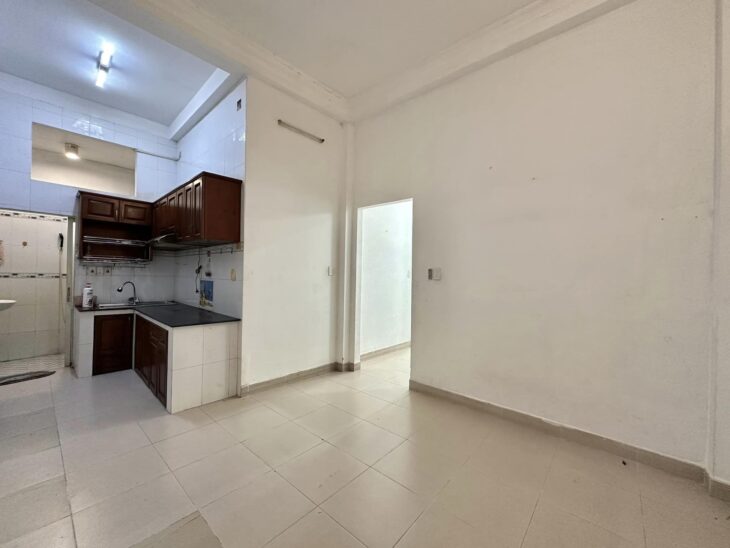 Cần Bán Nhanh! Nhà Ngọc Lâm Long Biên, 30m², 5 Tầng, 3PN, Full nội thất, giá tốt