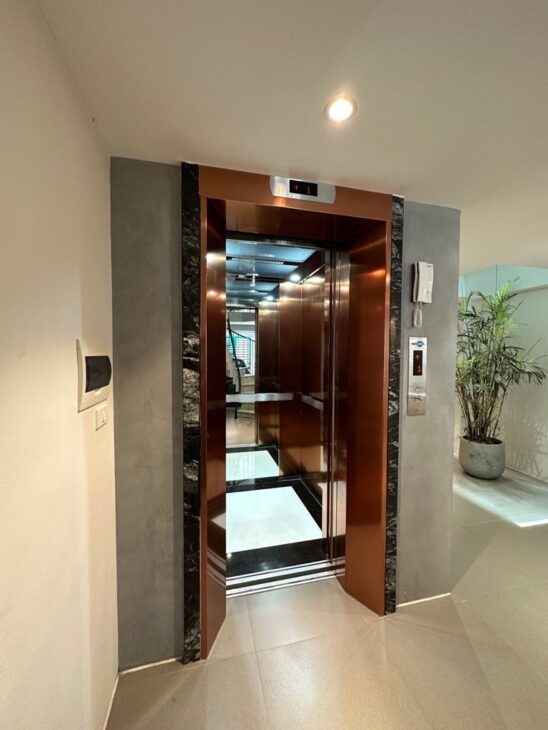 VÕ CHÍ CÔNG -TÂY HỒ, N.HÀ 54m2 x5 TẦNG, MẶT NGÕ KINH DOANH ,THANG MÁY NHẬP KHẨU, Ô TÔ VÀO NHÀ