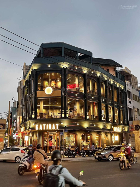 Siêu phẩm cho thuê nhà mặt phố Lạc Long Quân 120m2 sàn MT 8m giá 50tr nhận nhà kinh doanh được luôn