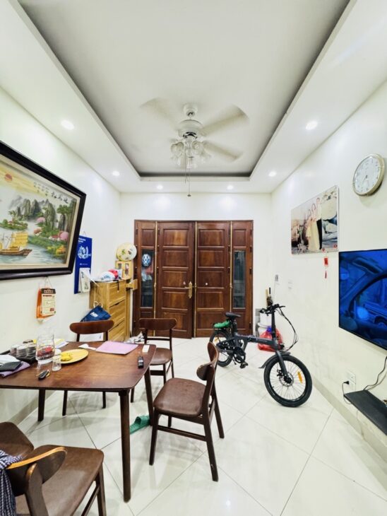 Cực hiếm,Bán nhà Ngọc Thụy Long Biên 35m2 – 5 tầng – Lô góc cạnh phố Hồng Tiến – oto đỗ cửa ngày