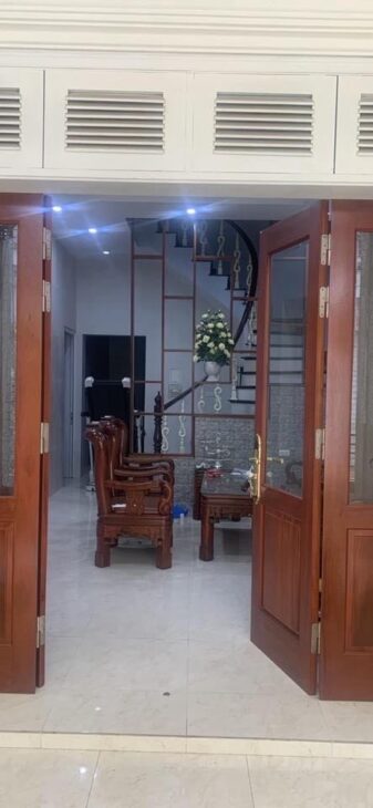 Siêu Hiếm, bán nhà Ngô Gia Tự Long Biên – trung tâm chợ Diêm Gỗ, Ô tô tránh- 2 mặt thoáng -ngõ