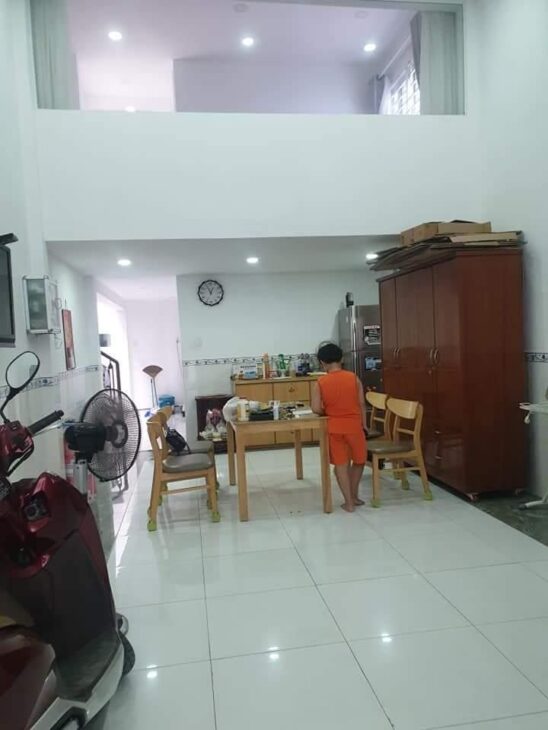 Chỉ 6.5 tỷ, bán nhà TRẦN KHÁCH CHÂN, PN, 5m X 17m.