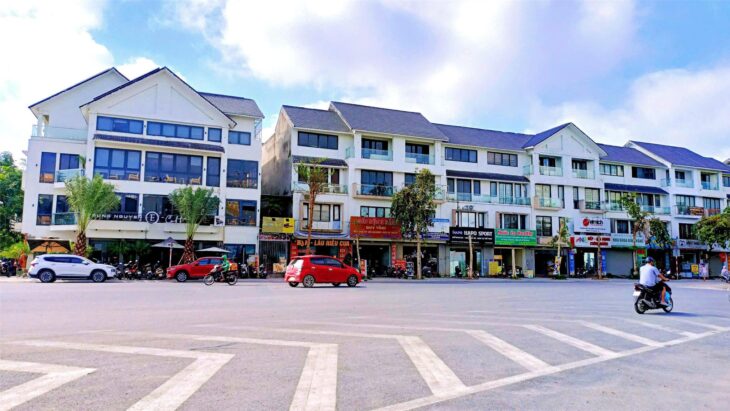 (Hàng góc – giá rẻ) bán nhanh căn góc 152m2, cạnh 8 tòa chung cư, sẵn sổ đỏ, dòng tiền ~ 200tr/năm