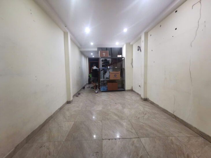 bán nhà siêu phẩm Dương Lâm 46m x 4 tầng chào hơn 11 T . oto vào nhà , ngõ thông kinh doanh sầm