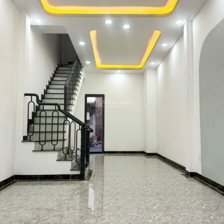 Phạm Văn Đồng – 3PN, 3WC, – Nhà mới xây hiện đại, giá 4tỷ3, gần Giga Mall