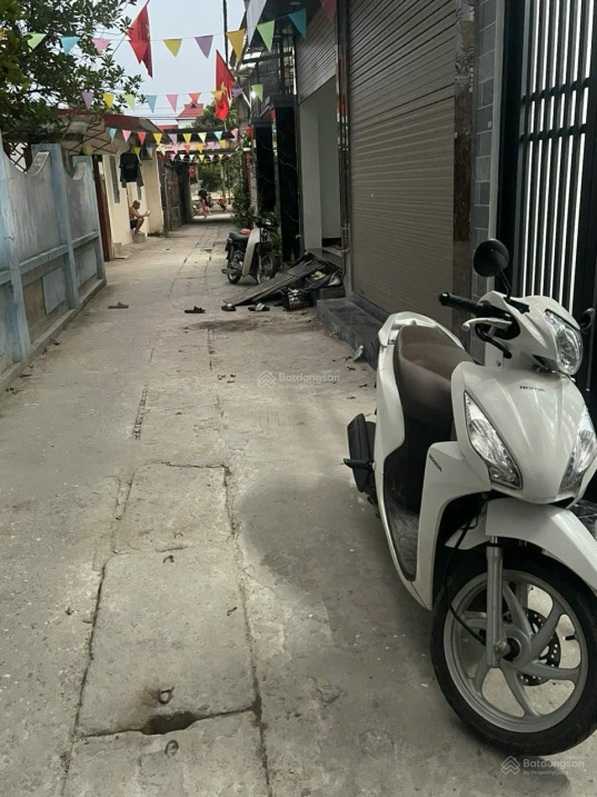 phải nhanh ! gần kcn thăng long, 4 tầng, 50m, ô tô, dân xây, chỉ hơn 4 tỷ