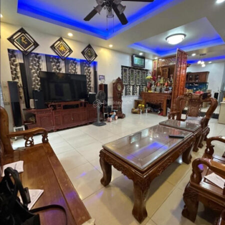 Nhà Quốc Lộ 13 ở luôn, 3PN, KCBT, 88m2, HXH, cạnh KĐT Vạn Phúc