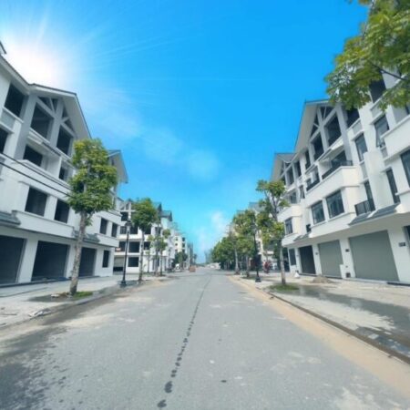 Bán gấp cắt lỗ nhàLiền Kề 25 khu đô thị Hinode, dt 100m2 mặt tiền 5m, cạnh đường 30 view biệt thự