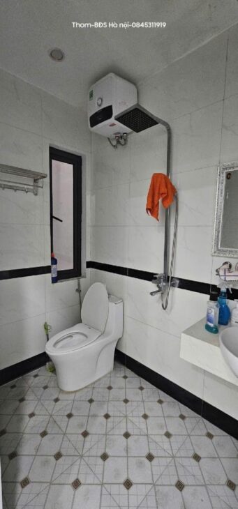 Bán nhà riêng, ngõ Lương Sử C. Trái tim HN giá dễ tiếp cận. Giá chỉ 6tỷxx.