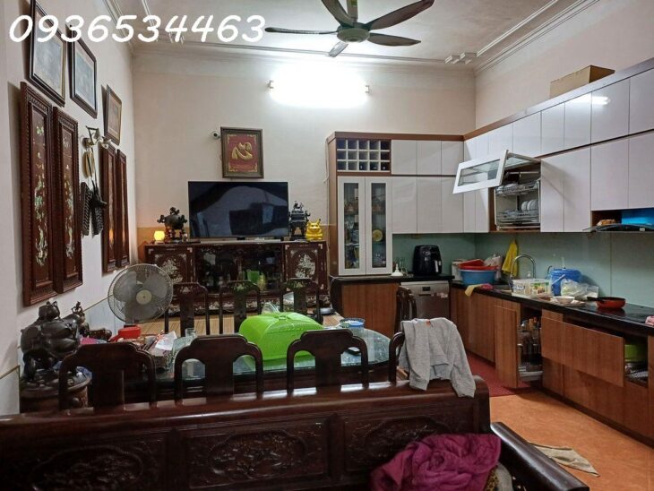 Giám giá bán nhanh Căn Phân lô Cầu Giấy , 55m2, MT 5m, giá 18 tỷ