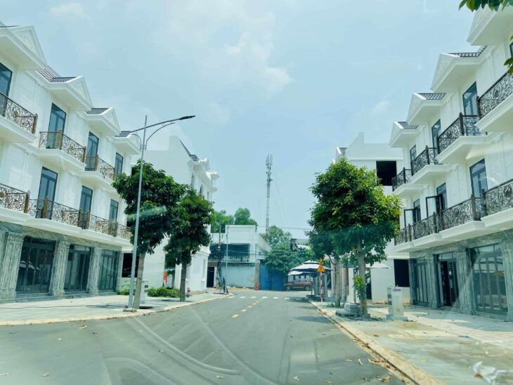Nhà phố đẹp KDC Đông Hưng – Dĩ An, Bình Dương