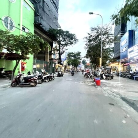 BÁN NHÀ NGUYỄN KHÁNH TOÀN CHO THUÊ LÀM DÒNG TIẾN 45M2 X 6 TÀNG – GIÁ 10.4 TỶ.