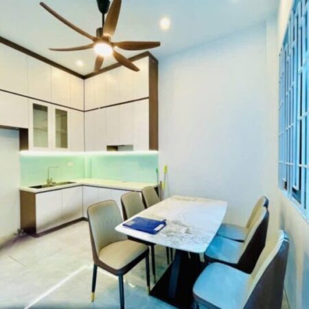 Mặt tiền siêu rộng – cách phố 30m – 6 phòng ngủ – phòng nào cũng có ban công – nở hậu. Mặt tiền siêu rộng – cách phố 30m – 6 phòng ngủ – phòng nào cũng có ban công – nở hậu.