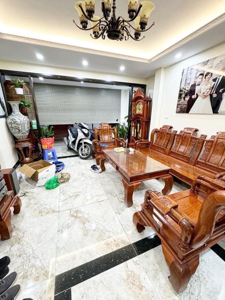 Bán nhà 6 tầng, thang máy, Trương định, Hai Bà Trưng, 6.3 tỷ, sổ đỏ