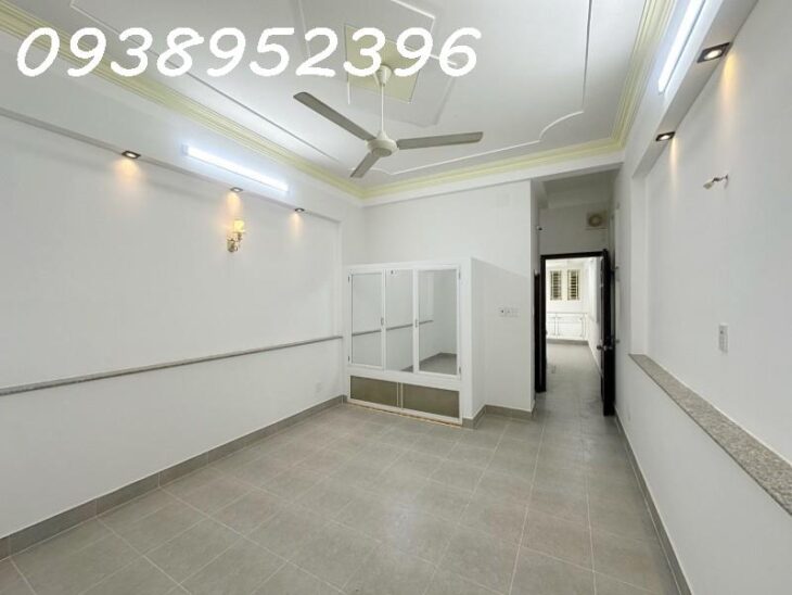 trước mặt KINH DOANH ĐỈNH – VỈA HÈ RỘNG RÃI – ngôi nhà MỚI ĐẸP 5 TẦNG – SỔ A4 HOA HẬU🌹🌹🌹