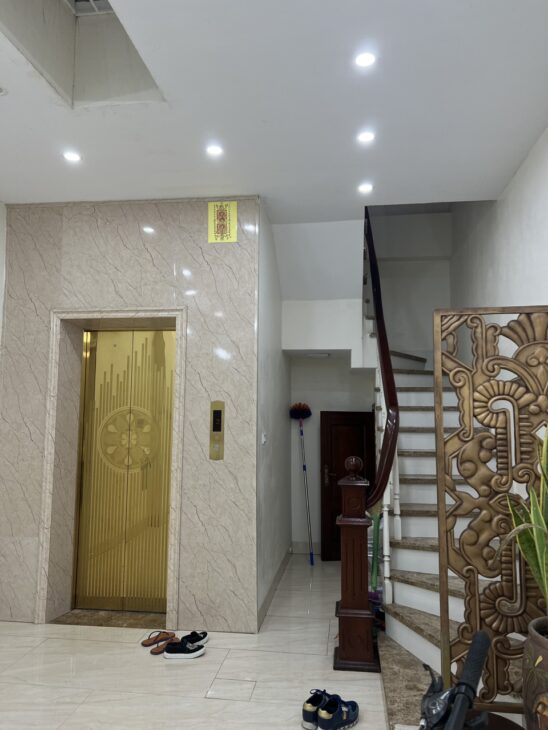 7 tầng thang máy kinh doanh tại Văn La Văn Phú