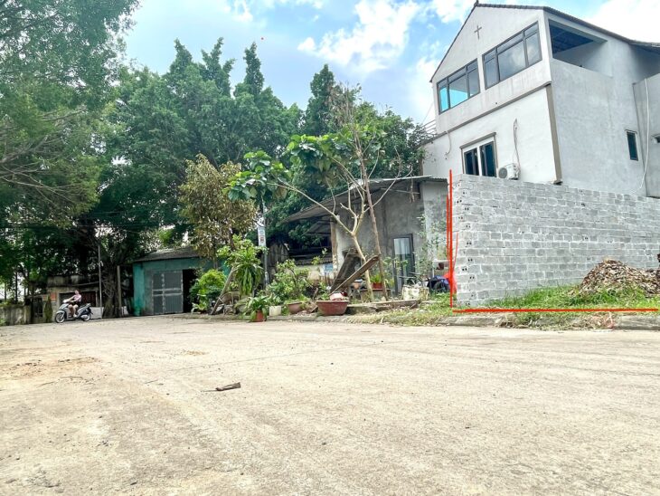 cần bán giãn dân xã Đông sơn ngay Khu đấu giá chi hơn 1 tỷ 0967594106