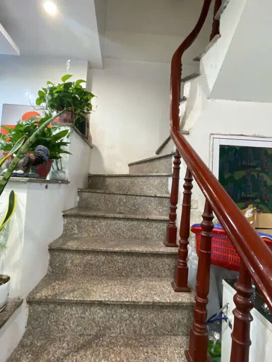 Bán nhà Xuân La, Tây Hồ 60mx5 tầng KCBT, 3 gác tránh 9.5 tỷ.