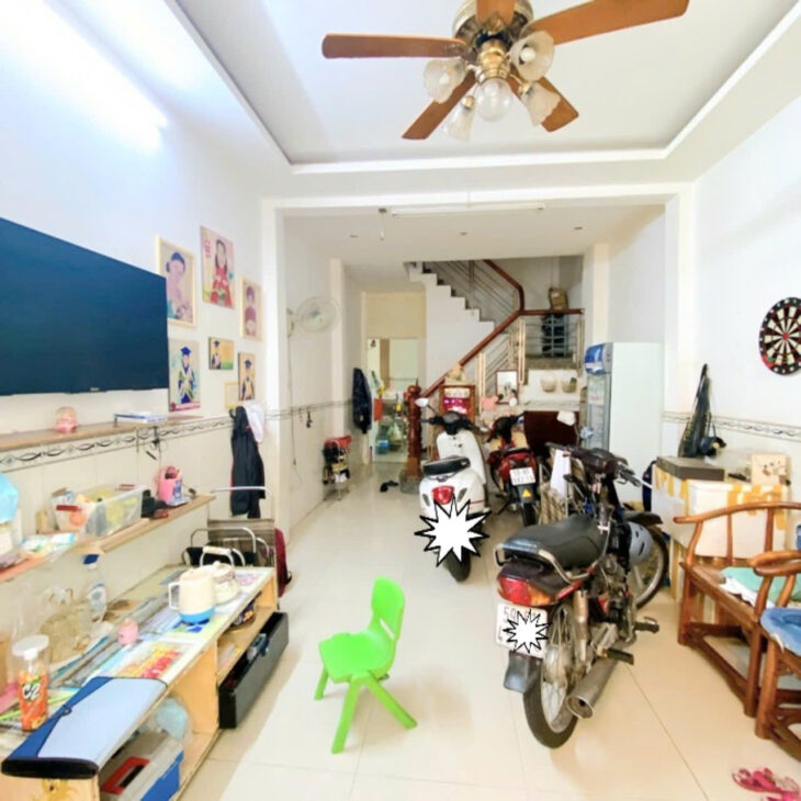 Ngay vòng xoay Lý Thái Tổ Quận 10, 54m2, 2 tầng, hẻm thông chỉ 8.6 tỷ.