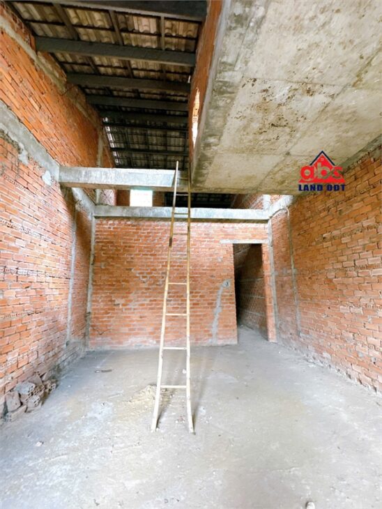 NP985 ngân hàng thanh lý nhà phố khu dân cư an ninh, xóm đạo. tiện ích đa dạng