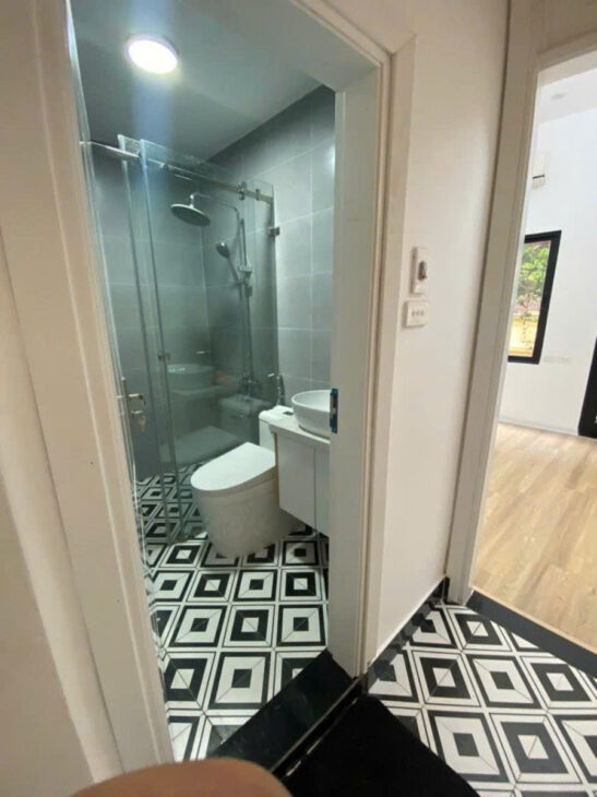 Lạc Long Quân dưới 7 tỷ, Diện Tích 33m2, 4 tầng, Mặt Tiền 3.8 m, giá 6.85 tỷ