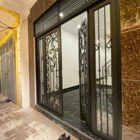 Lạc Long Quân dưới 7 tỷ, Diện Tích 33m2, 4 tầng, Mặt Tiền 3.8 m, giá 6.85 tỷ