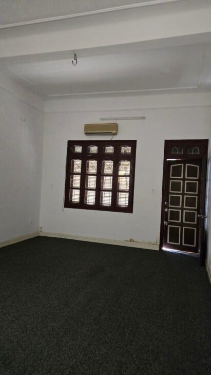 Bán nhà Âu Cơ, Tây Hồ, gần ô tô, ở ngay, DT 32m2 x 3T x 3 ngủ. Giá 2 ,3 tỷ