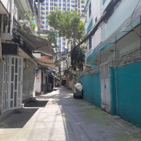 Hẻm hai mặt tiền Cách Mạng Tháng 8 Quận 10 60m2 3 tầng hẻm thông chỉ 9.99 tỷ