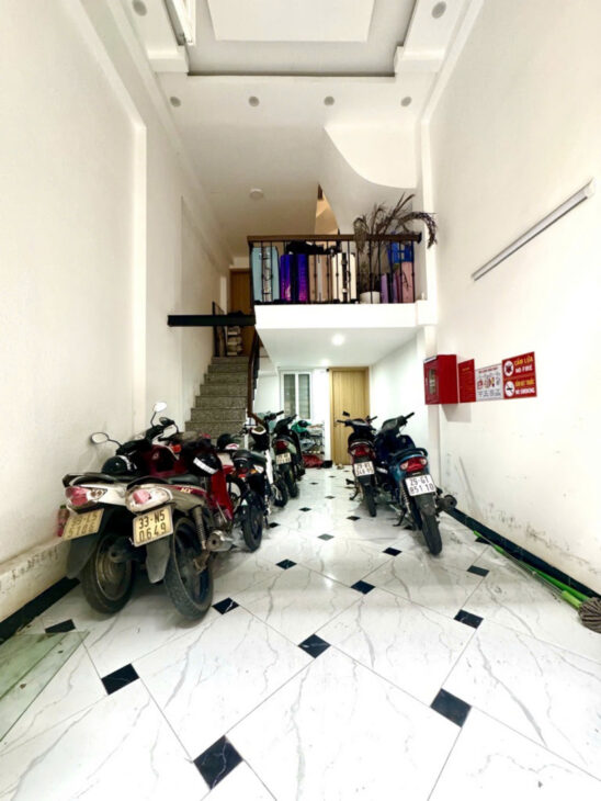 NHÀ MỚI- DÒNG TIỀN 540 TRIỆU/ NĂM – GẦN PHỐ NGUYỄN TRÃI – HÀNG XÓM ROYAL CITY